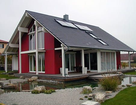 Rotes Holzhaus